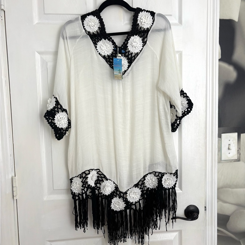 NWOT Sun Carl cover up